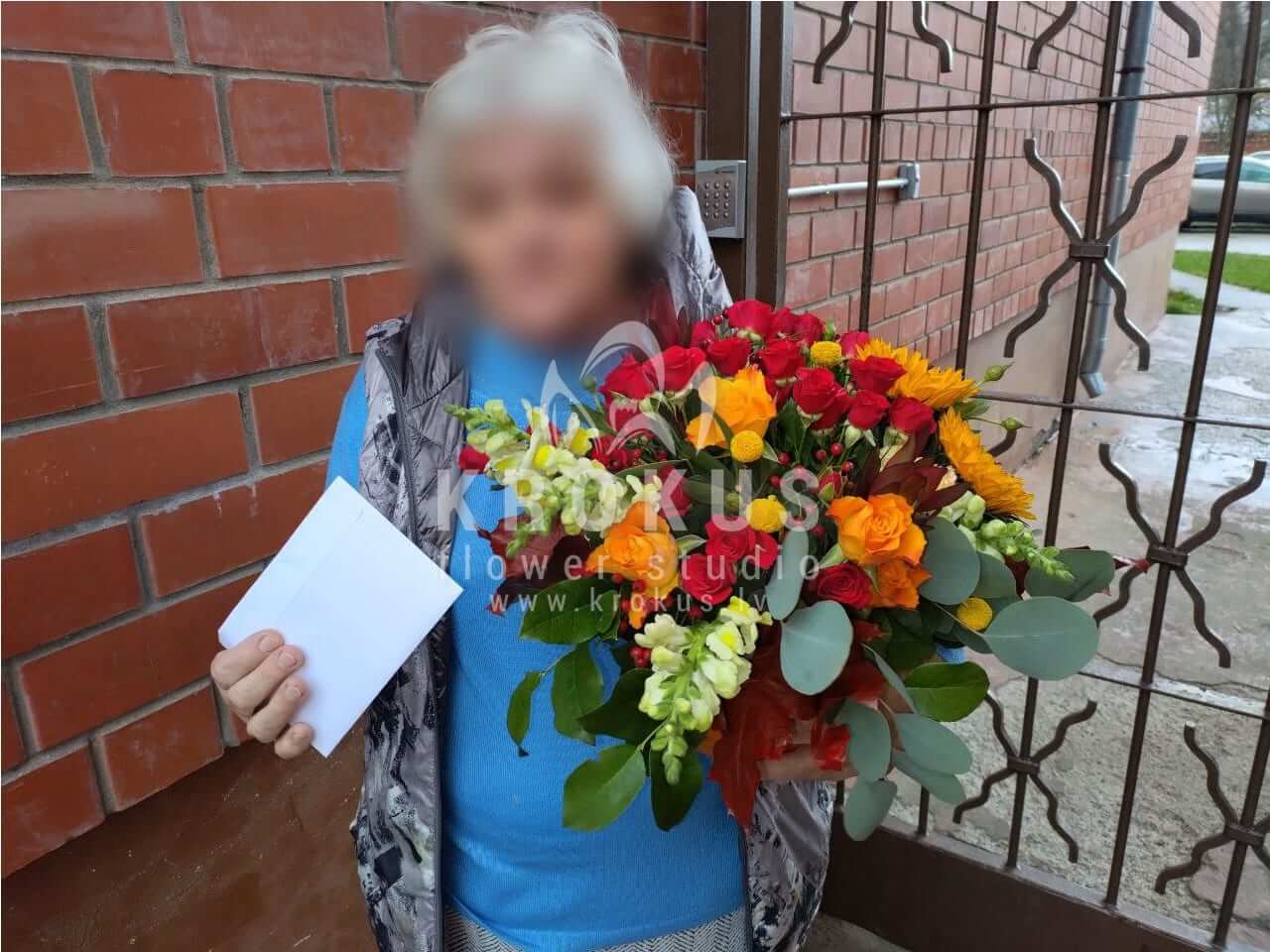 Ziedu piegāde Latvia Bukulti (krūmrozeskraspēdijaīleksssaulespuķesruskusslauvmutītesķirbis)