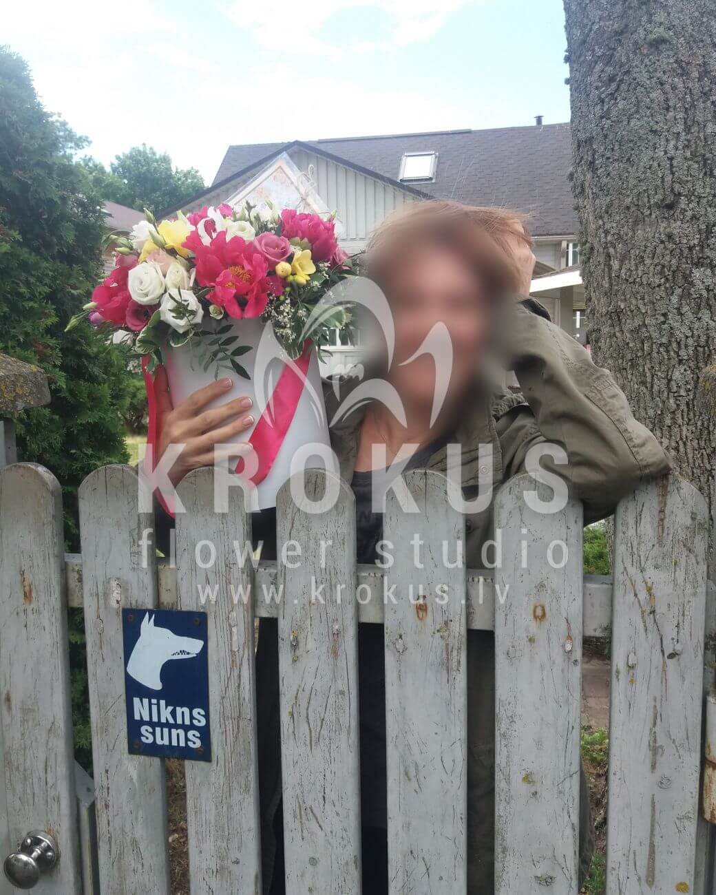 Доставка цветов в город Jūrmala (кустовые розыгерминиматтиолабелые розыэвкалиптэкзотические цветыпионовидные розываксфлауэрасклепиассалалпиттоспорумпионылизиантусы (эустома))