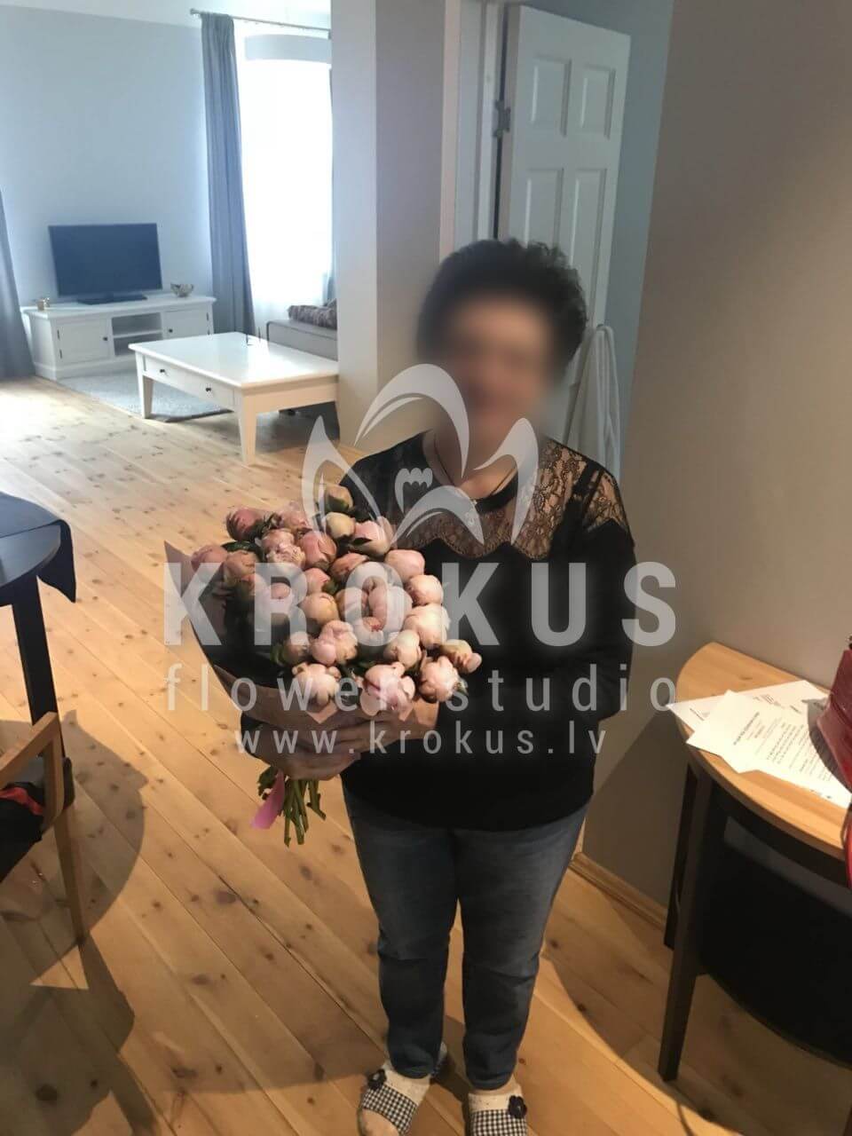 Ziedu piegāde Latvia Rīga (peonijas)