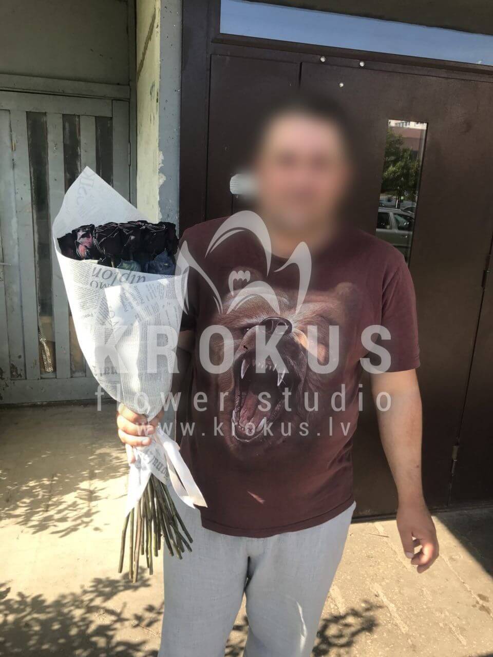 Ziedu piegāde Latvia Rīga (melnas rozes)
