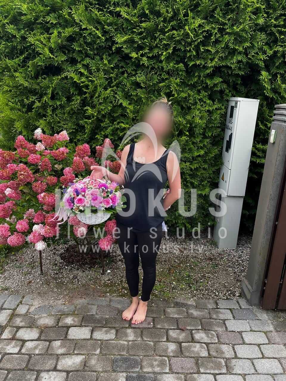 Ziedu piegāde Latvia Mārupe (krūmrozesrozā rozesneļķeswaxflowersalal (goltjēra)statice)