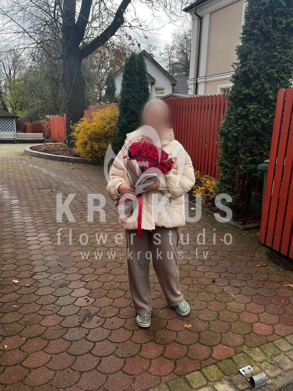 Ziedu piegāde Latvia Rīga (sarkanas rozes)