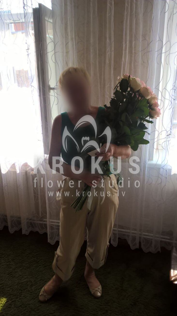 Ziedu piegāde Latvia Latvia (sarkanas rozes)