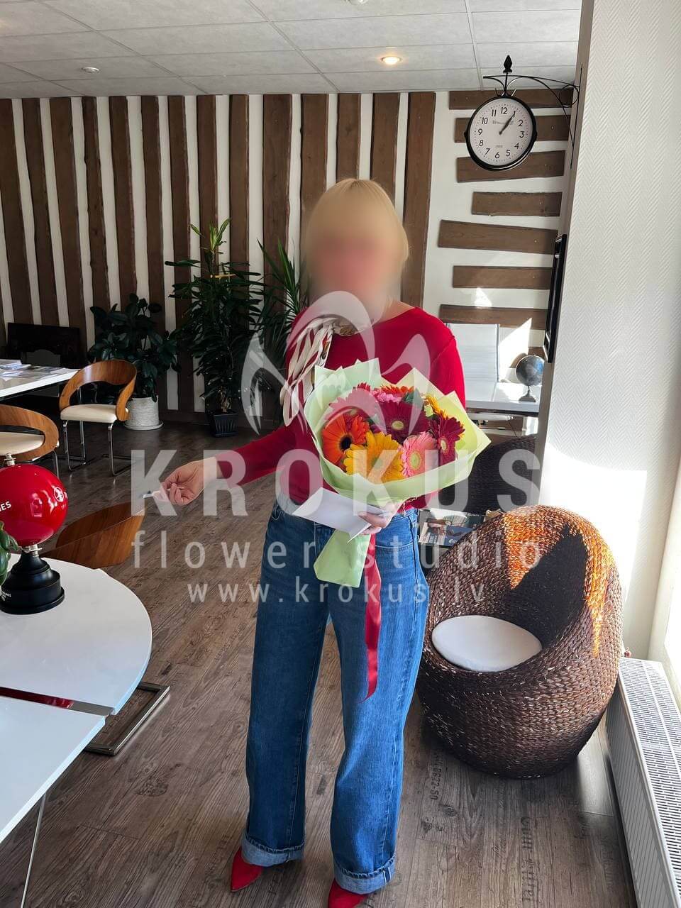 Ziedu piegāde Latvia Rīga (salal (goltjēra)gerberas)