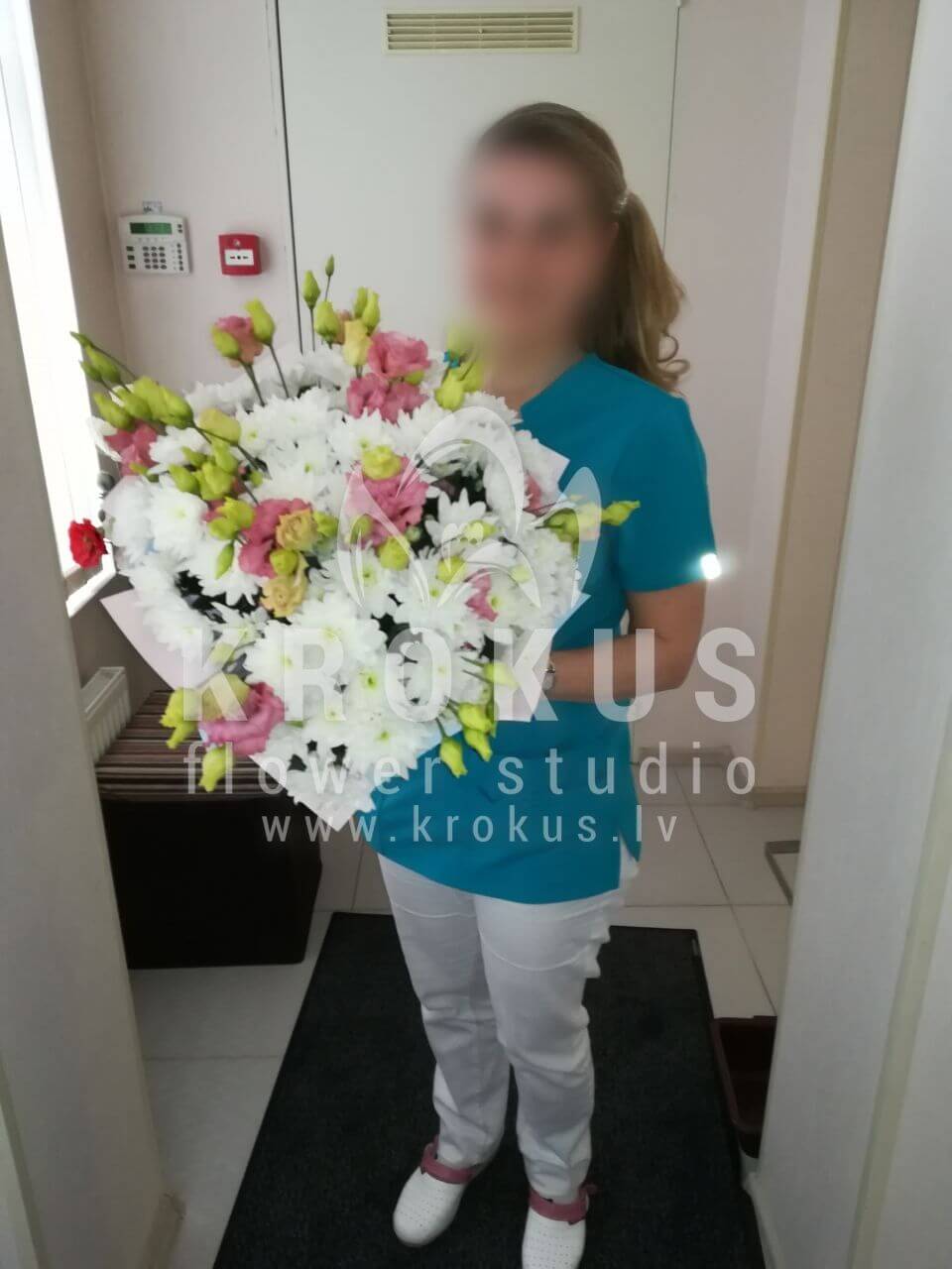 Ziedu piegāde Latvia Rīga (krizantēmas lizantes)