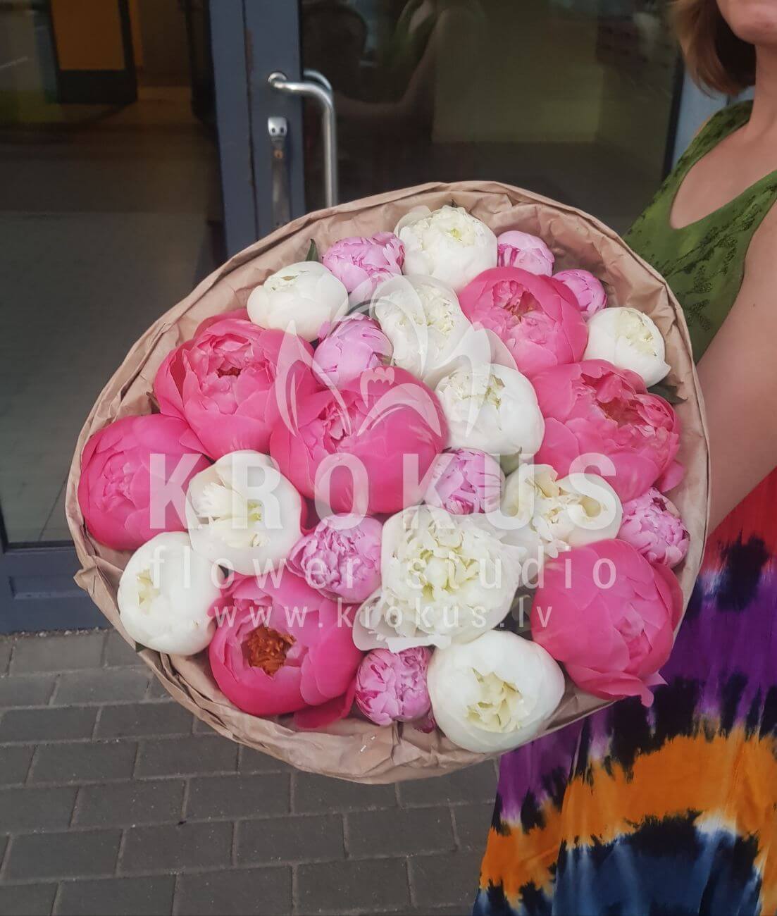 Deliver flowers to Rīga (peonies)