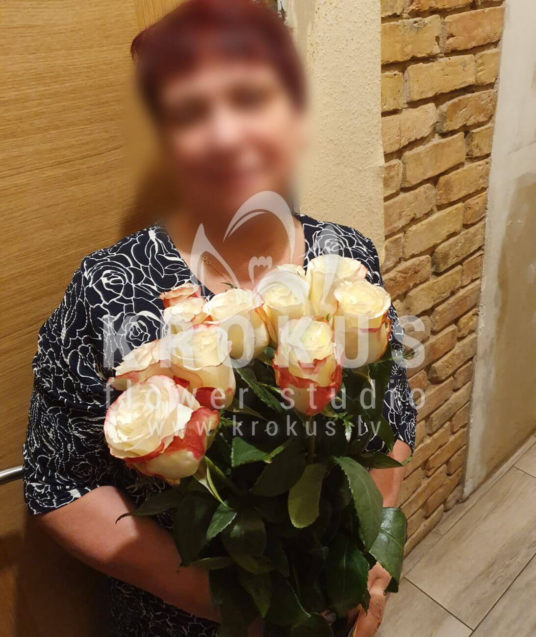 Доставка цветов в город Рига (кустовые розыматтиолакремовые розыэвкалиптпионовидные розыгортензиипионылизиантусы (эустома))