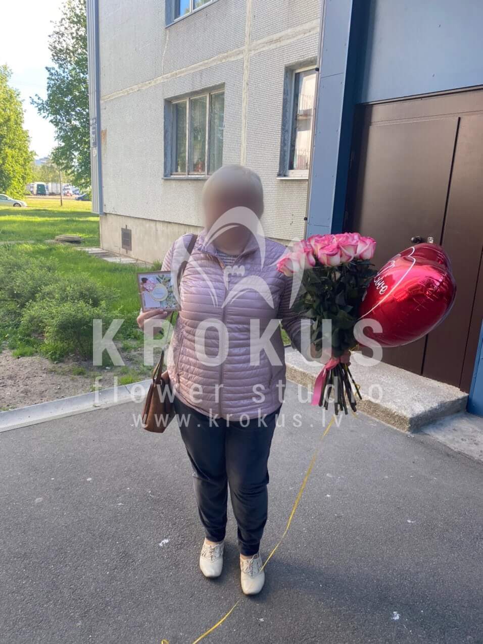 Ziedu piegāde Latvia Rīga (rozā rozes)