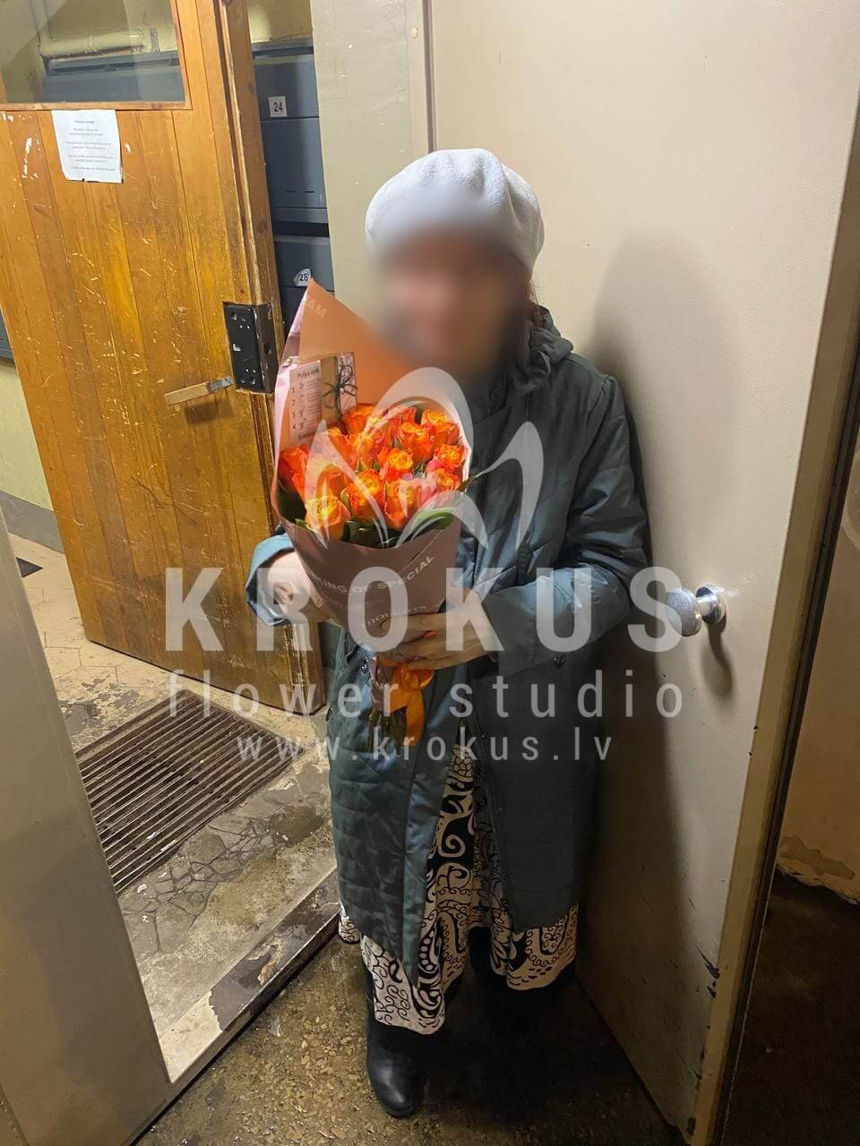 Ziedu piegāde Latvia Rīga (oranžas rozes)