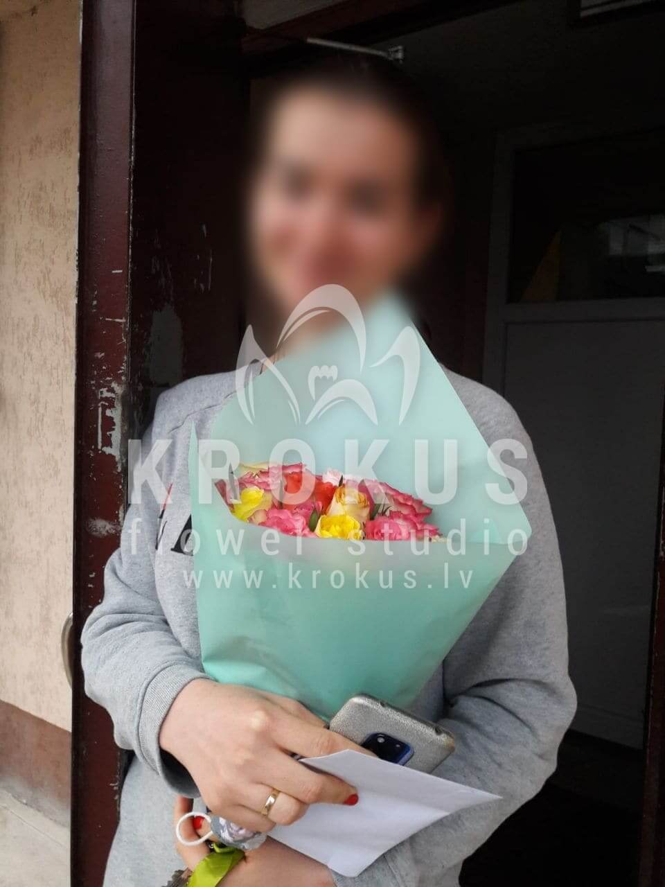 Deliver flowers to Salaspils (pink roseswhite rosesorange rosesyellow rosesred roses)