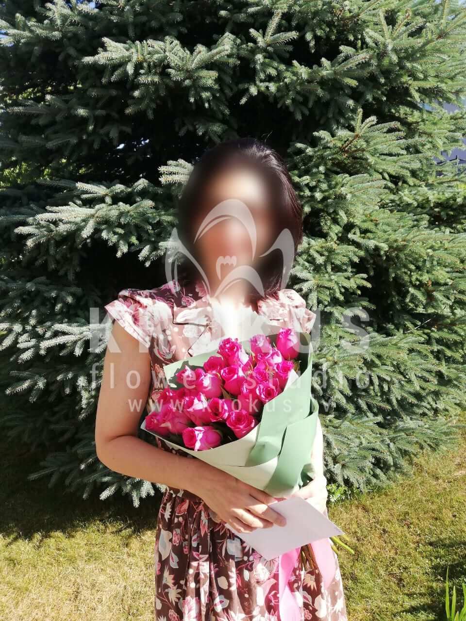 Ziedu piegāde Latvia Rīga (kastekrūmrozeseikaliptspeonveidīgās rozeslizantes)