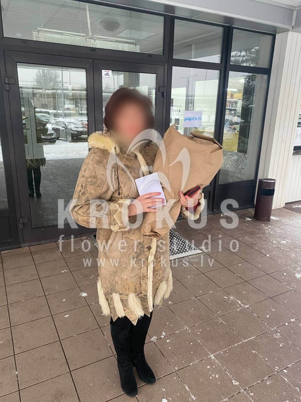 Ziedu piegāde Latvia Rīga (celozijarozā rozeseikaliptshortenzijasbuvardija)